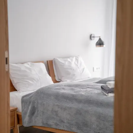 Apartman Coastline - Designer Seaside With Pool, 2-minute Walk To The *