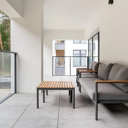 Coastline - Designer Seaside With Pool, 2-minute Walk To The *