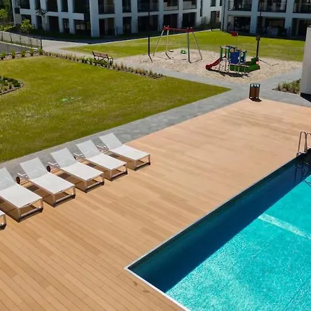 Apartman Coastline - Designer Seaside With Pool, 2-minute Walk To The