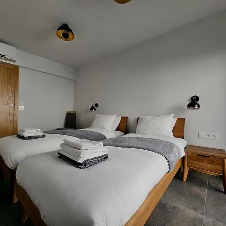 Apartman Coastline - Designer Seaside With Pool, 2-minute Walk To The *