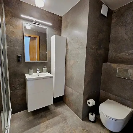 Apartman Coastline - Designer Seaside With Pool, 2-minute Walk To The *